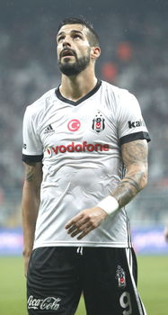 莱万多夫斯基新星战术调整表现突出，西班牙队前途光明！赢得满堂喝彩